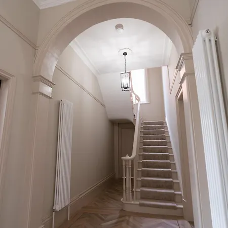 Our House Collective - Luxury In Centre, Hot Tub, Sleeps 16 *