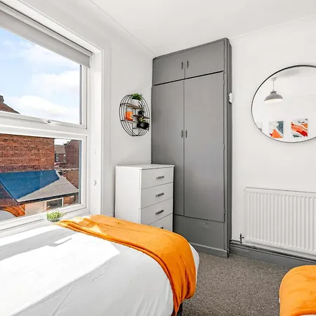 Holiday home Lincoln House Close To City And University! *