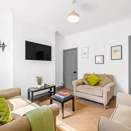 Lincoln House Close To City And University!
