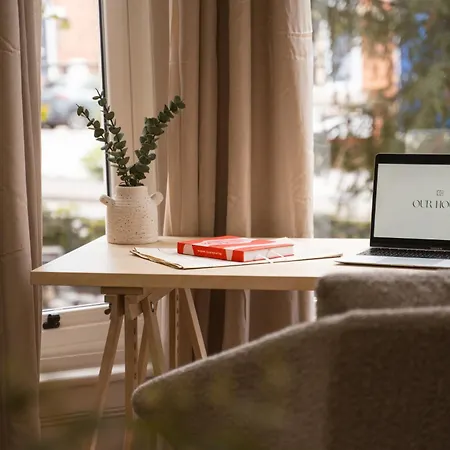 Our House Collective - Luxury In Centre, Hot Tub, Sleeps 16 Lincoln
