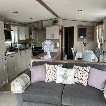 Ellis Retreats At Tattershall Lakes *