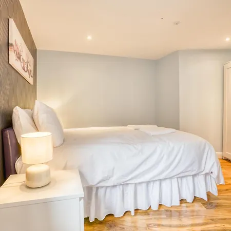 2- 2 Bed * Lincoln