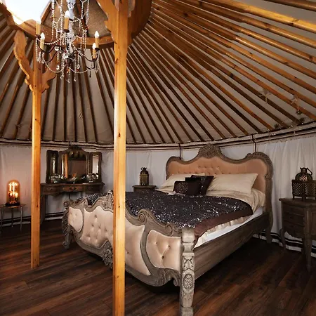 Yurts * Lincoln