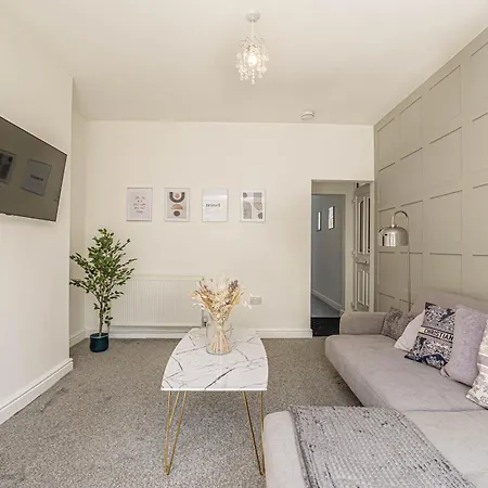 Charming 3-bedroom In Historic Ideal For Families *
