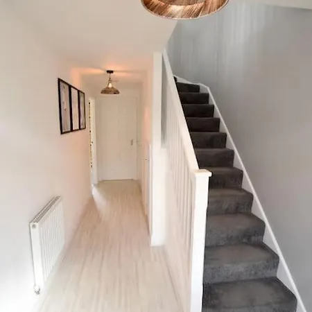 Holiday home Modern 4 Bed - - Parking