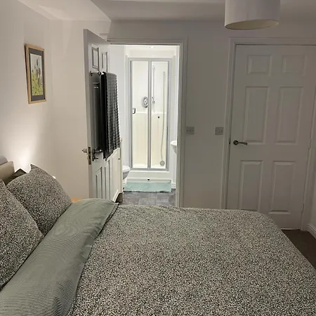 Beautiful 2-bed Near Centre *