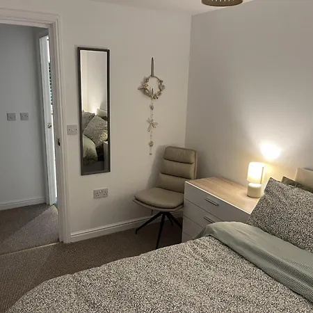 Beautiful 2-bed Near Centre Apartment