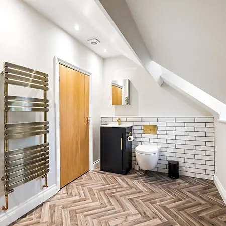 32 Bailgate, Lincoln