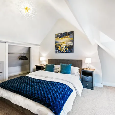 32 Bailgate,