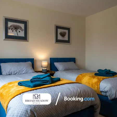 Broad Meadow Stays: Campbell House - New 2-bed Garden Retreat Holiday home Lincoln
