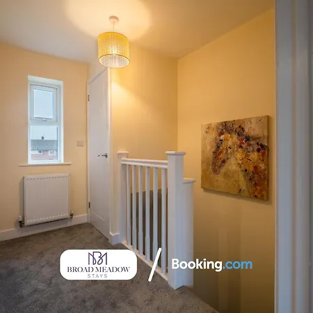 Broad Meadow Stays: Campbell House - New 2-bed Garden Retreat Lincoln