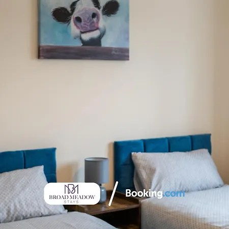 Broad Meadow Stays: Campbell House - New 2-bed Garden Retreat *