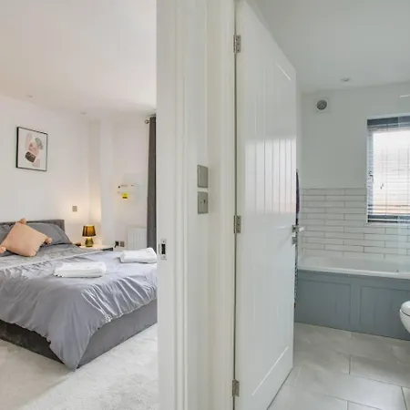 Pass The Keys Motherby 6 - Town House With Free Parking