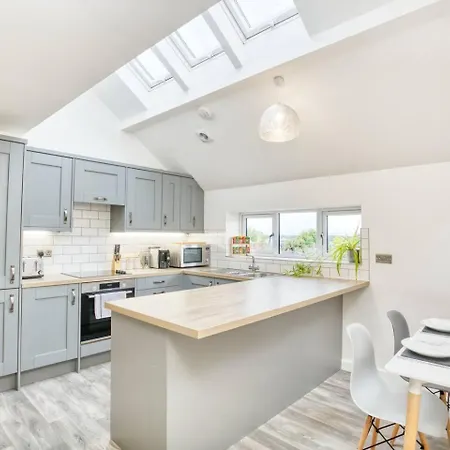 Pass The Keys Motherby 7 - Town House Close To River Front *