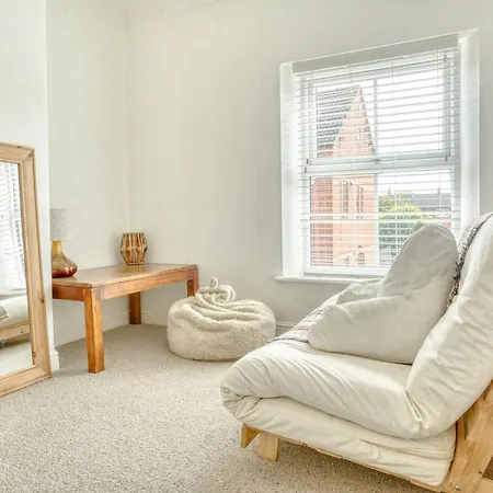 Cosy Town House Near The Castle Pass The Keys Holiday home