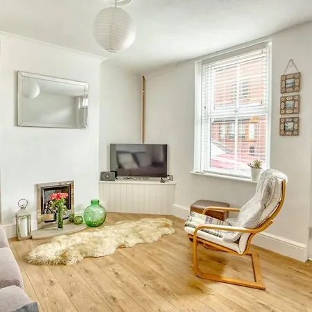 Cosy Town House Near The Castle Pass The Keys