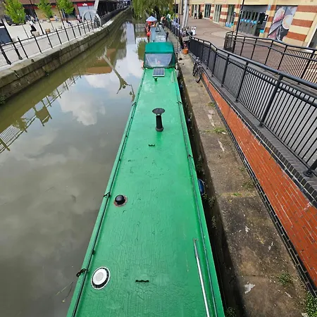 Rosie And Jim Retreat Town Centre With A Hot Tub Lincoln