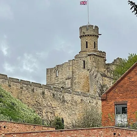 Castle Mount Apartment *