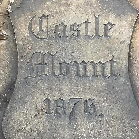 Apartment Castle Mount
