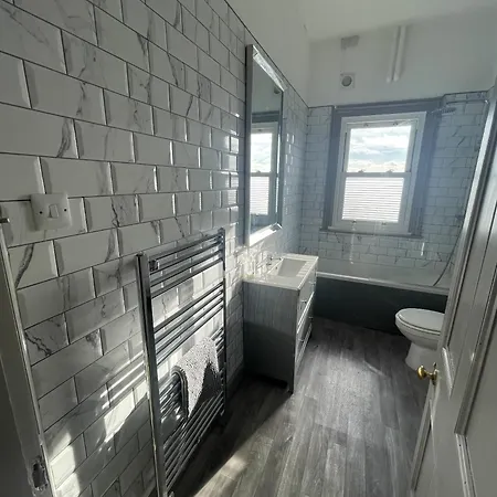 Castle Mount Apartment *