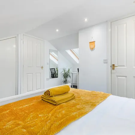 Centre Charming 2 Bed Lovely Apartment-snugstaff Apartment
