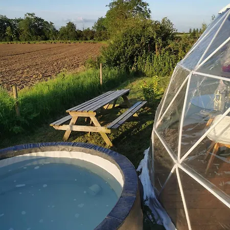 Dome With Hot Tub, Heated, Lincoln, Projector, Firepit