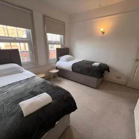 Cathedral View-2 Br-parking-ideal For Contractors * Lincoln
