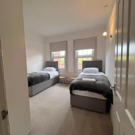 Cathedral View-2 Br-parking-ideal For Contractors *