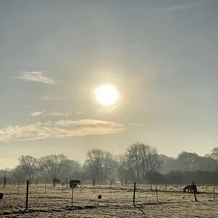 Lut's Place Thorpe on the Hill (Lincolnshire)