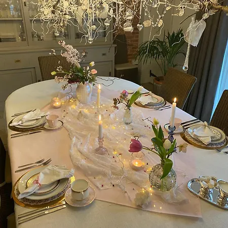 Lut's Place Bed & Breakfast 3*