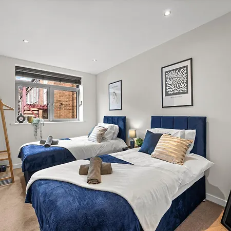 Designer In - Sleeps 8 Apartament *