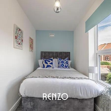 Cosy And Lovely 3-bed In By Renzo, Free Wi-fi, Sleeps 8! Apartment *