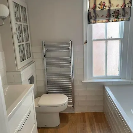 3 Bed Near Cathedral Линкольн