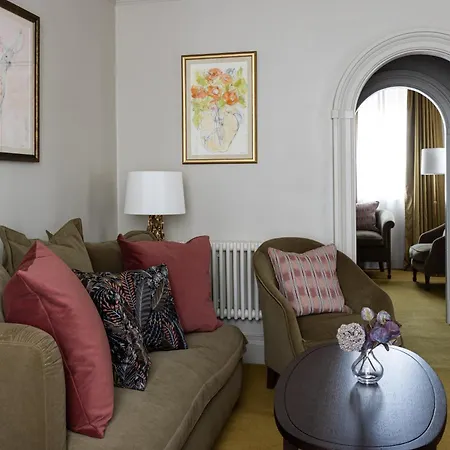 The White Hart 4*