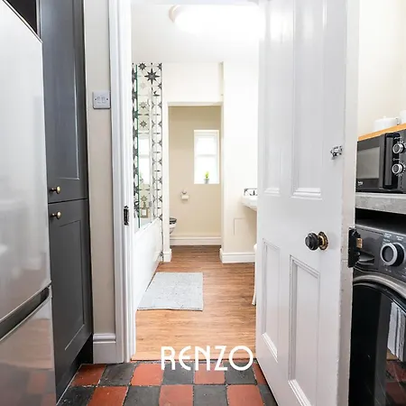 Immaculate And Bright 3-bed In By Renzo, Close To Hospital, Free Wi-fi! *