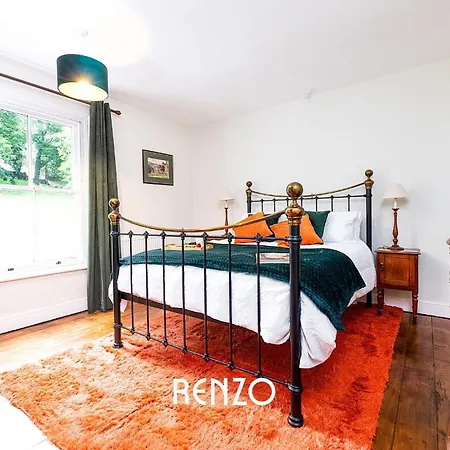 Immaculate And Bright 3-bed In By Renzo, Close To Hospital, Free Wi-fi!