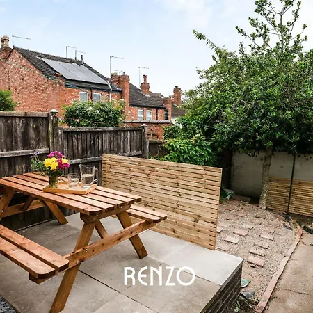 Immaculate And Bright 3-bed In By Renzo, Close To Hospital, Free Wi-fi! *