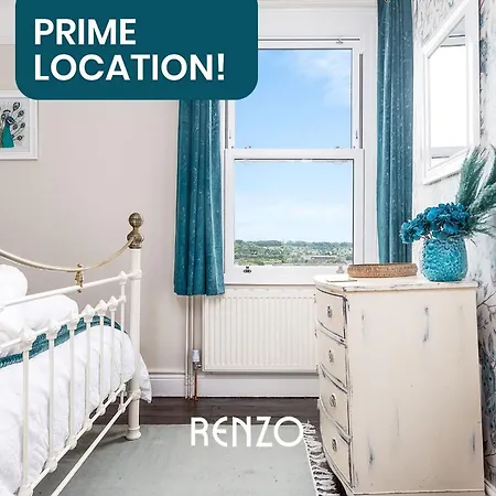 Immaculate And Bright 3-bed In By Renzo, Close To Hospital, Free Wi-fi! Lincoln