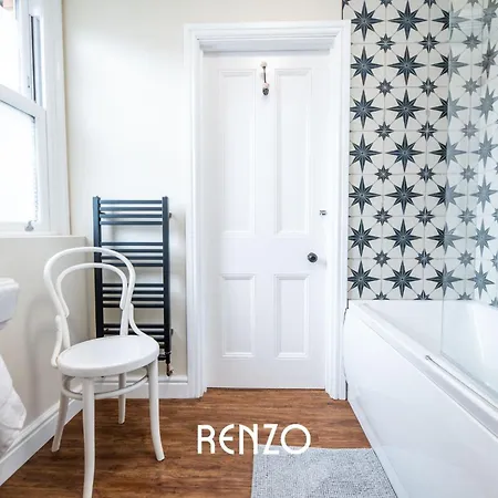Immaculate And Bright 3-bed In By Renzo, Close To Hospital, Free Wi-fi!