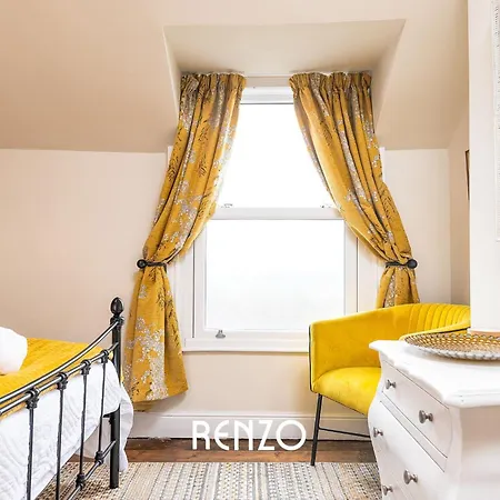 Immaculate And Bright 3-bed In By Renzo, Close To Hospital, Free Wi-fi! Apartment *