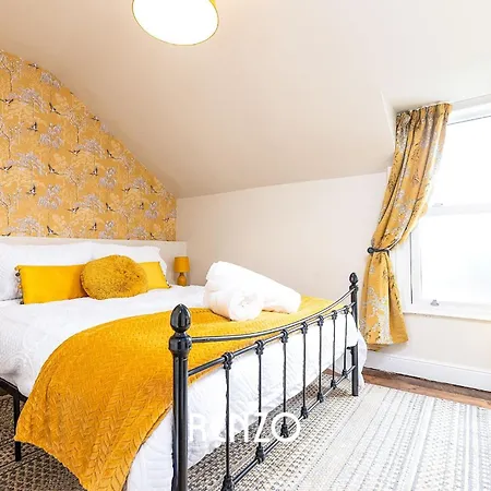 Immaculate And Bright 3-bed In By Renzo, Close To Hospital, Free Wi-fi! * Lincoln