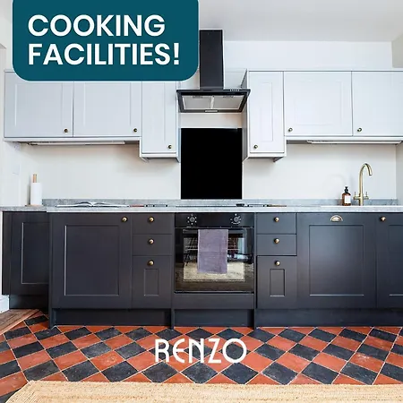 Apartment Immaculate And Bright 3-bed In By Renzo, Close To Hospital, Free Wi-fi! *