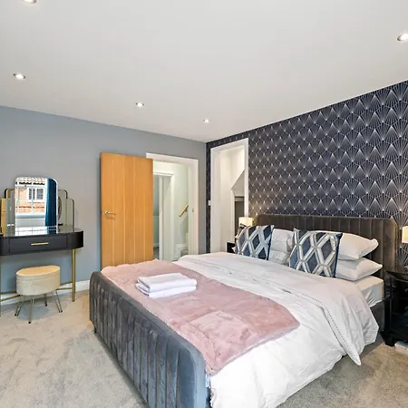 33 Bailgate, Holiday home *