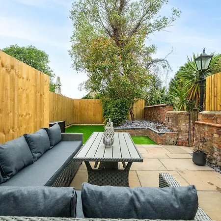 Holiday home 33 Bailgate, *