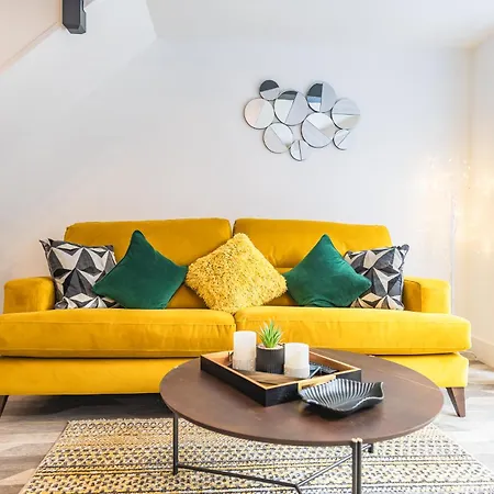Captivating 2-bed House In Nettleham * Lincoln