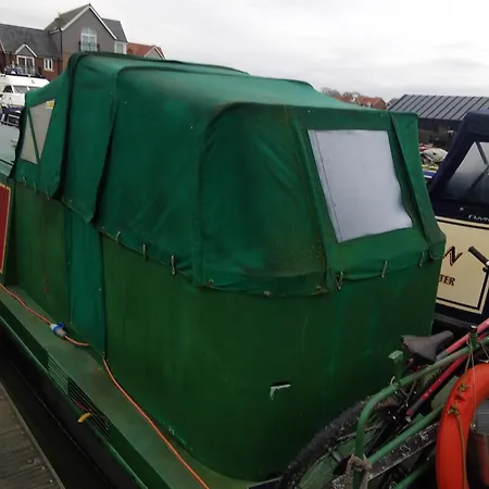 Rosie And Jim Retreat Town Centre With A Hot Tub *