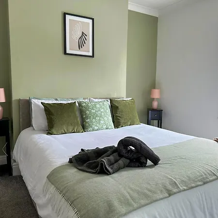 Cecil House - Stylish 2-bed, Sleeps 5 Guests, Free Parking, Close To Cathedral, Bars & Restaurants Lincoln