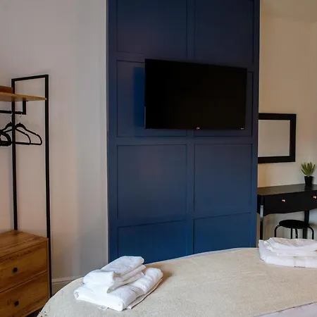 Stunning House - Sleeps 7 - 5 Mins Walk To High Street - Parking - Wifi Holiday home Lincoln