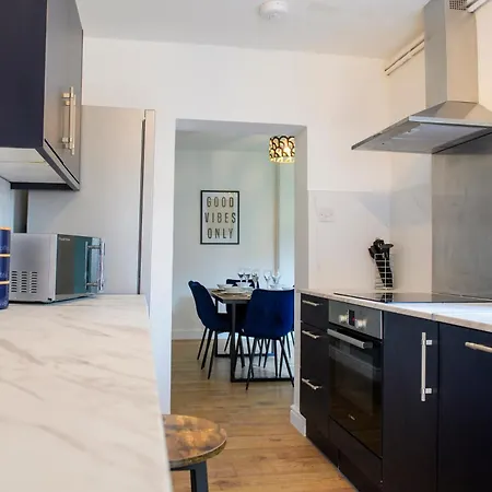 Holiday home Stunning House - Sleeps 7 - 5 Mins Walk To High Street - Parking - Wifi Lincoln