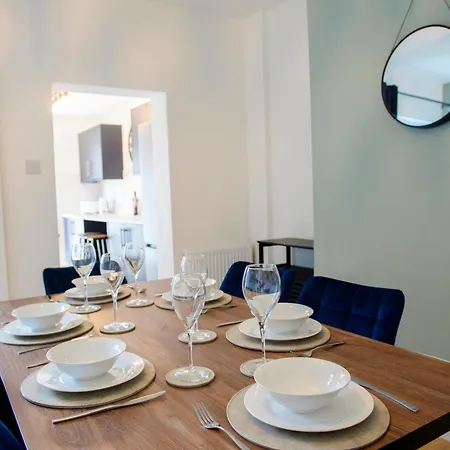 Stunning House - Sleeps 7 - 5 Mins Walk To High Street - Parking - Wifi Lincoln